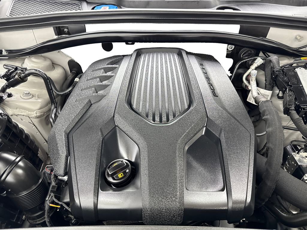 Used 2023 Porsche Macan image 75