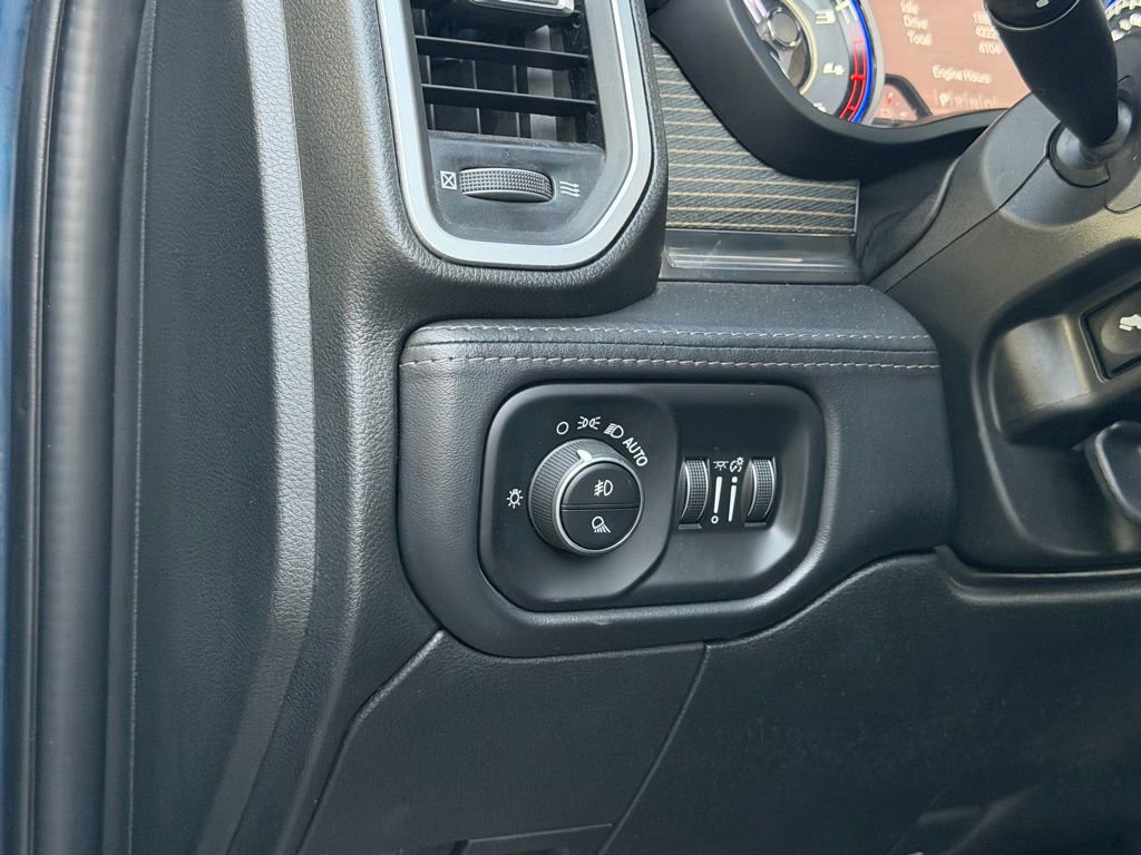 Used 2022 RAM 2500 Limited AWD/4WD image 24