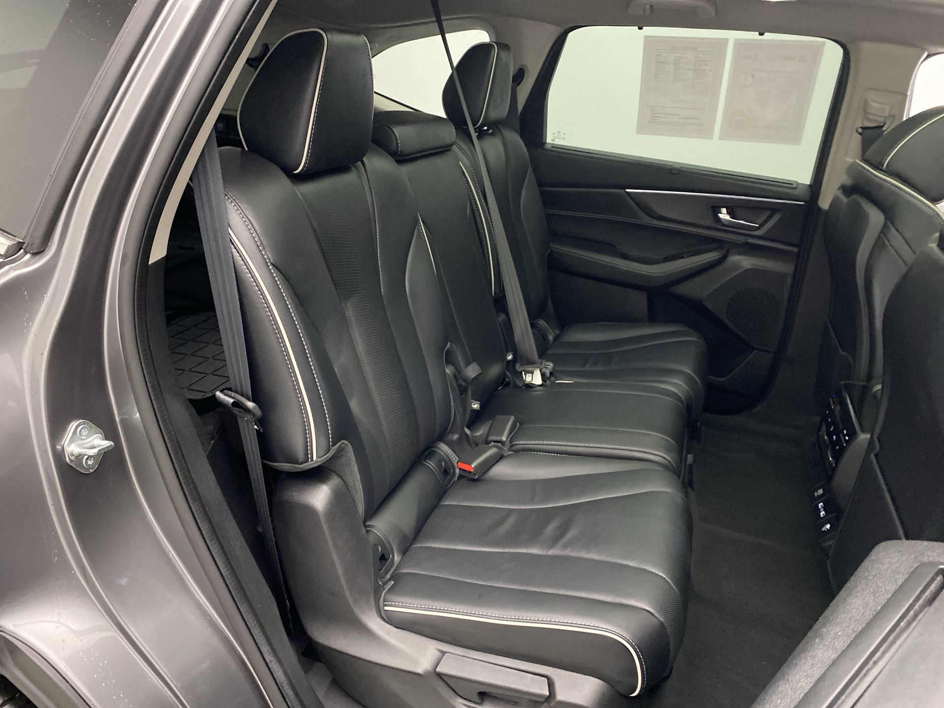 Used 2023 Acura MDX SH-AWD w/ Advance Package image 18