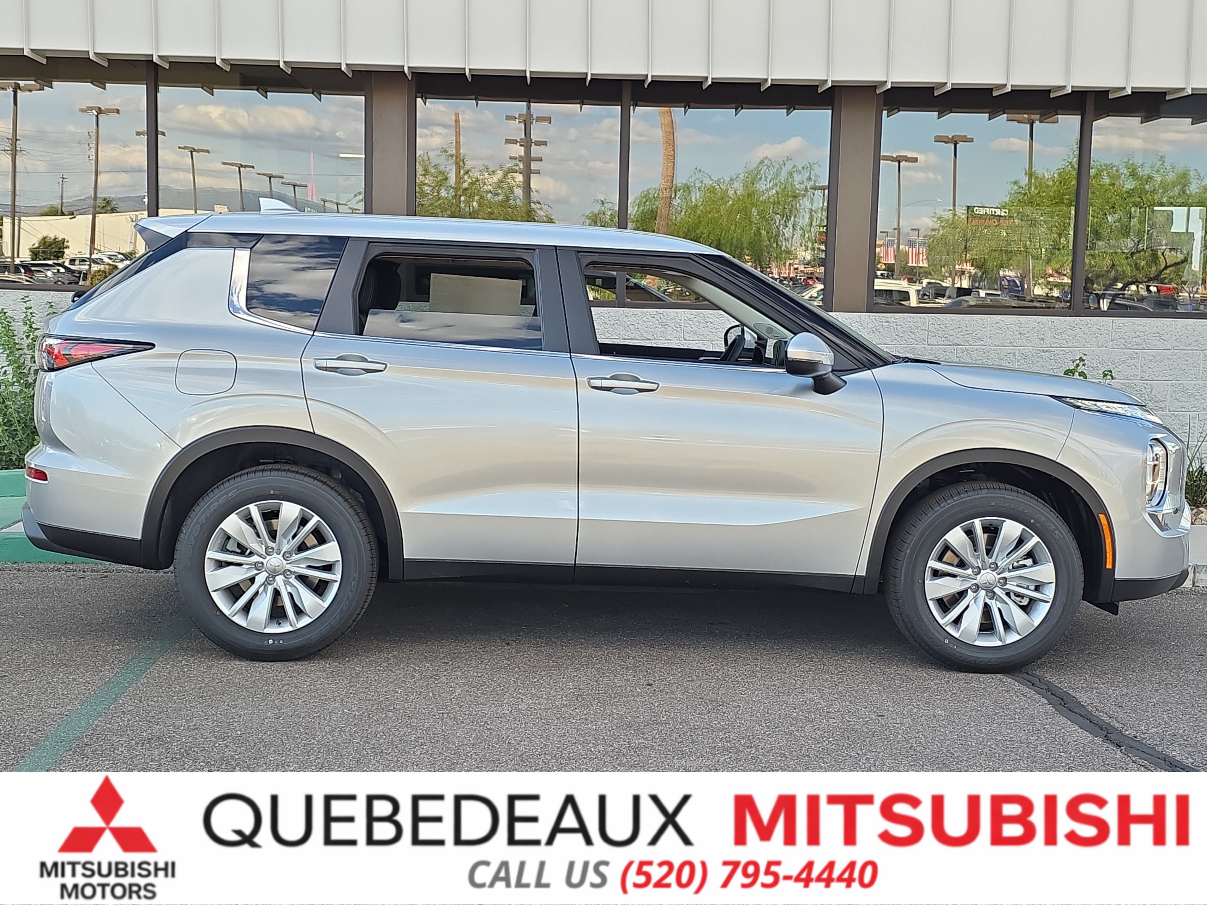 New 2026 Mitsubishi Outlander ES FWD image 9