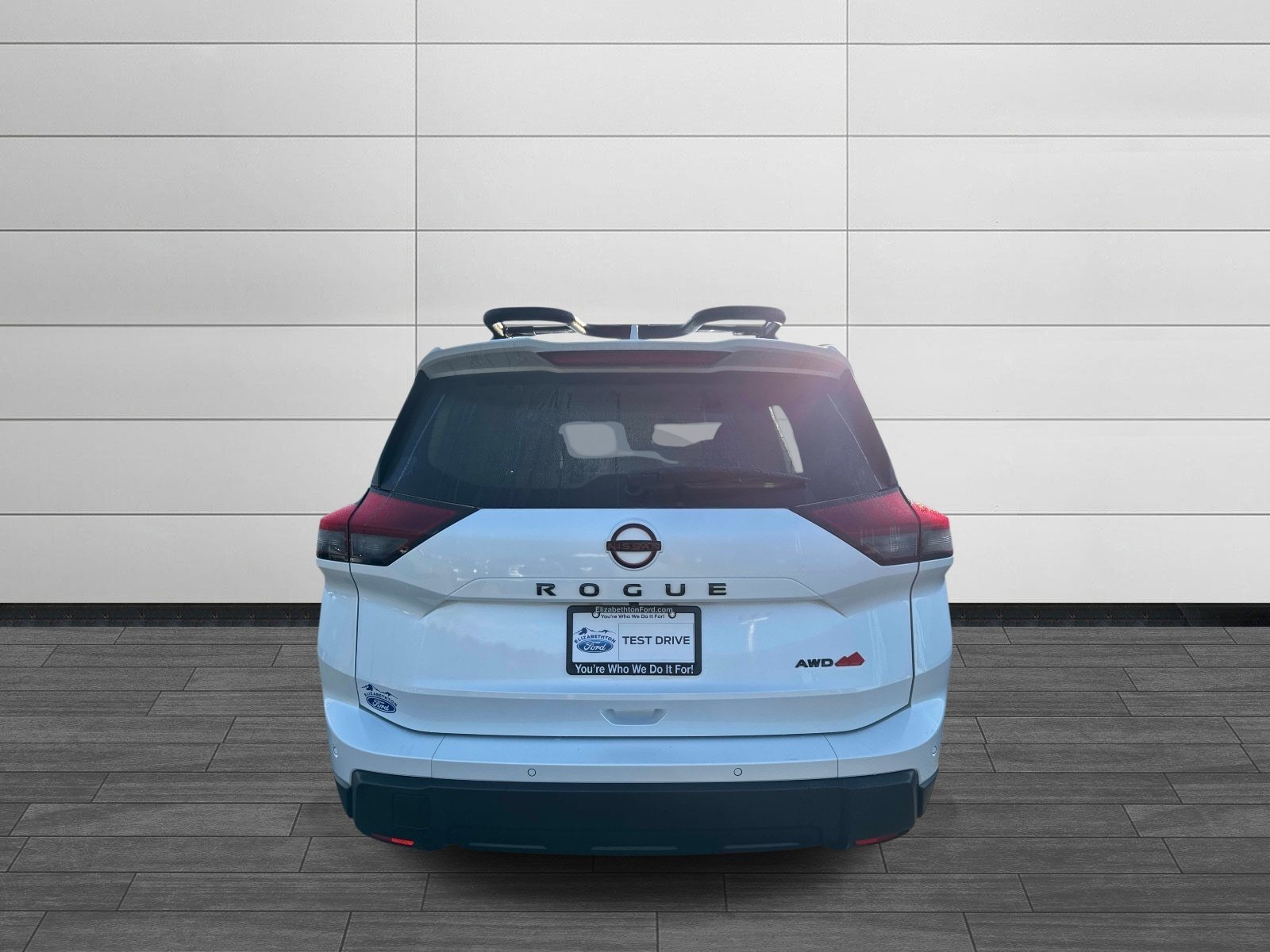 Used 2025 Nissan Rogue SV AWD/4WD image 4