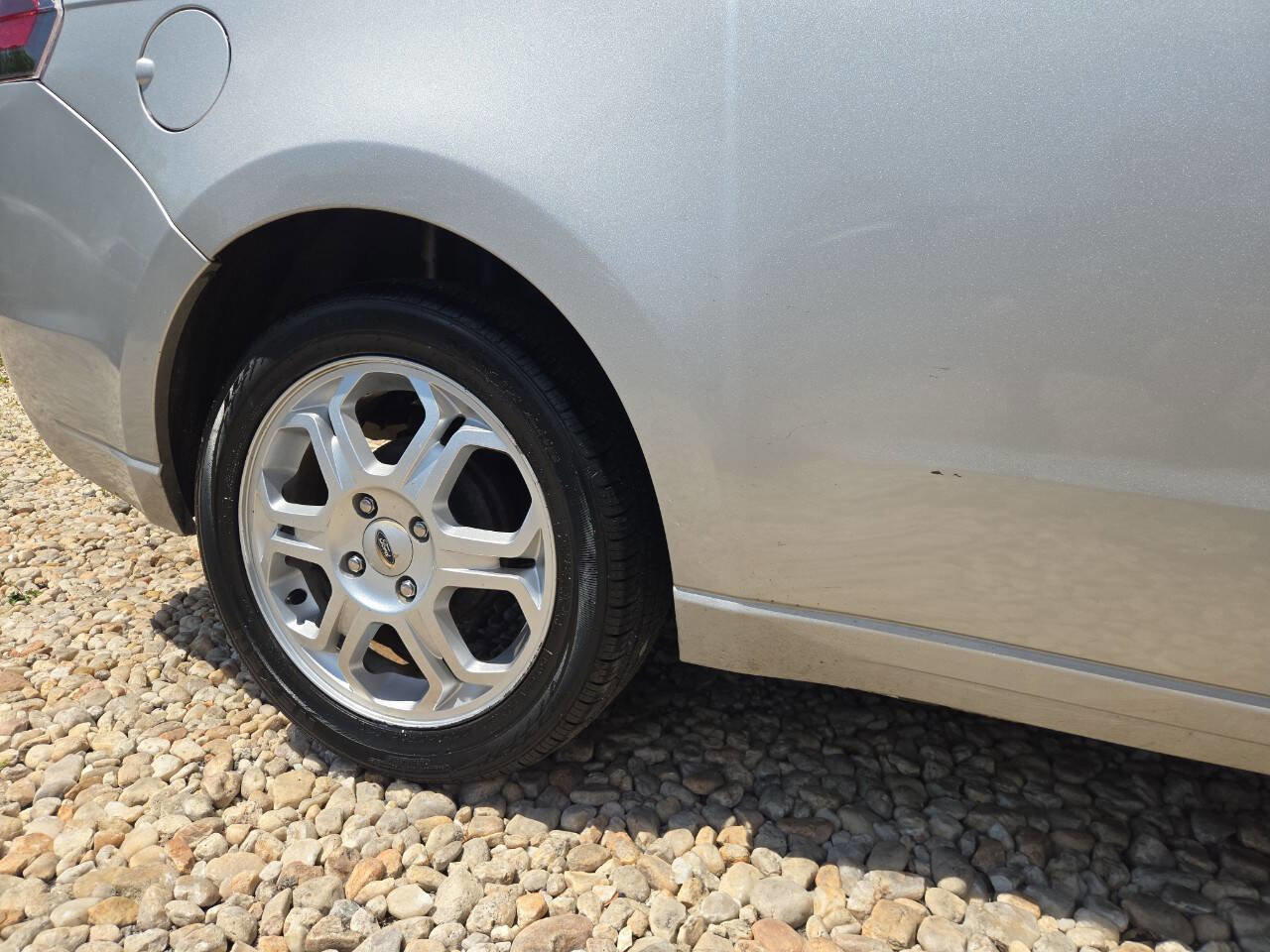 Used 2009 Ford Focus SE FWD image 17