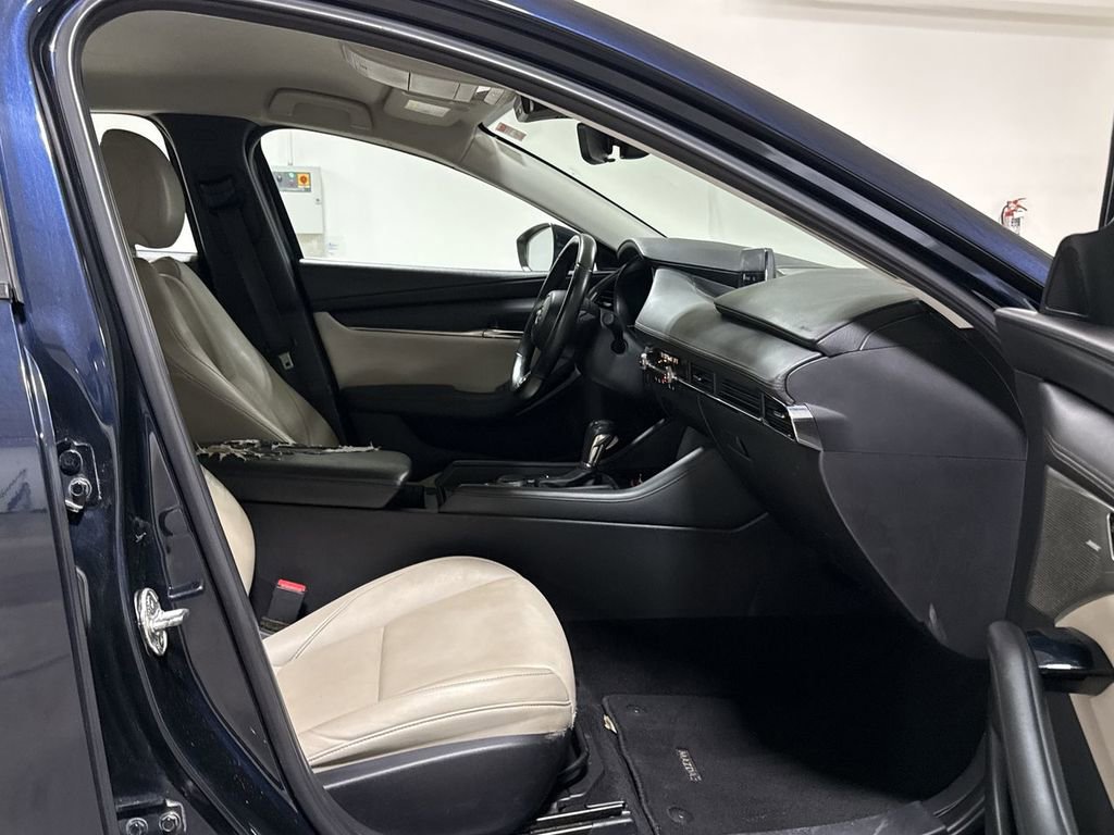 Used 2019 MAZDA MAZDA3 Sedan image 21