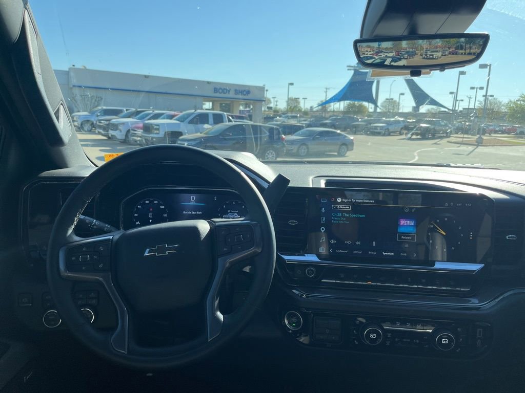 Used 2024 Chevrolet Silverado 2500 ZR2 w/ Technology Package image 9