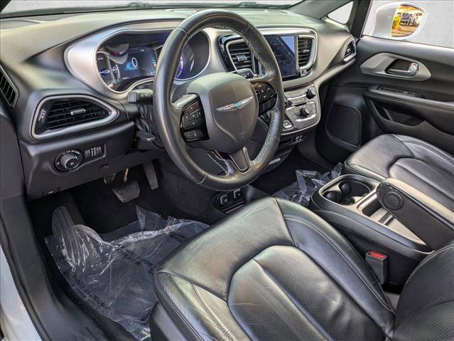 Used 2020 Chrysler Pacifica Touring-L w/ S Appearance Package image 10