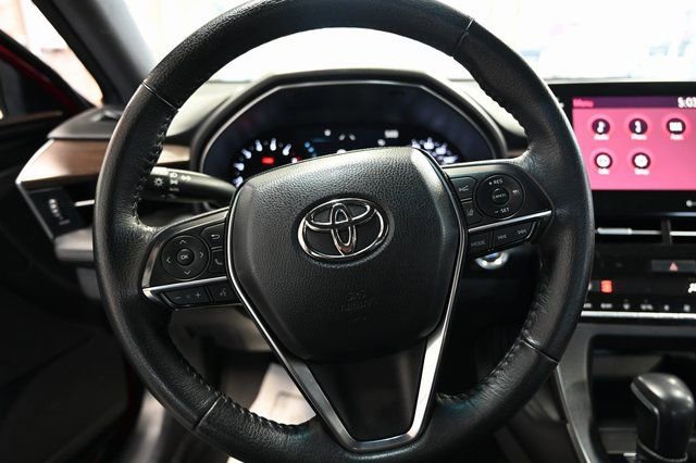 Used 2022 Toyota Avalon XLE image 22