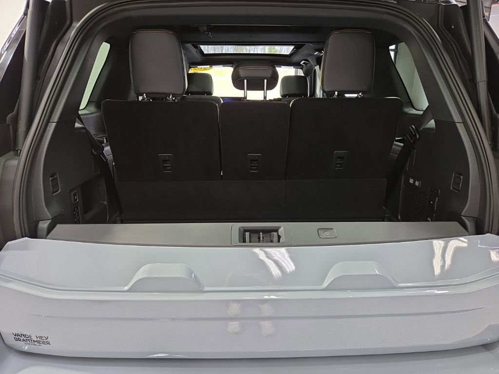 Used 2025 Ford Expedition Tremor AWD/4WD image 40