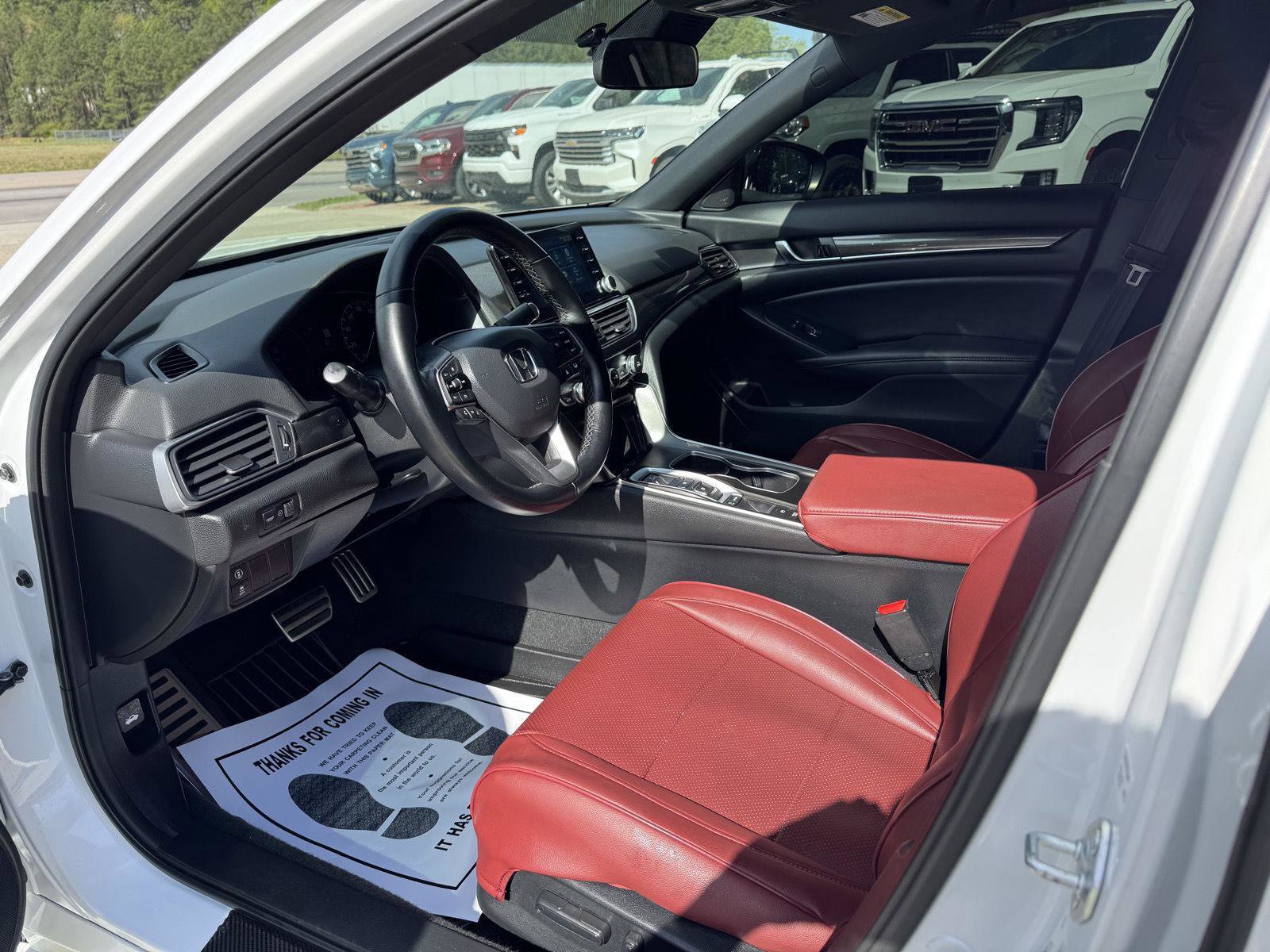 Used 2022 Honda Accord Sport image 2