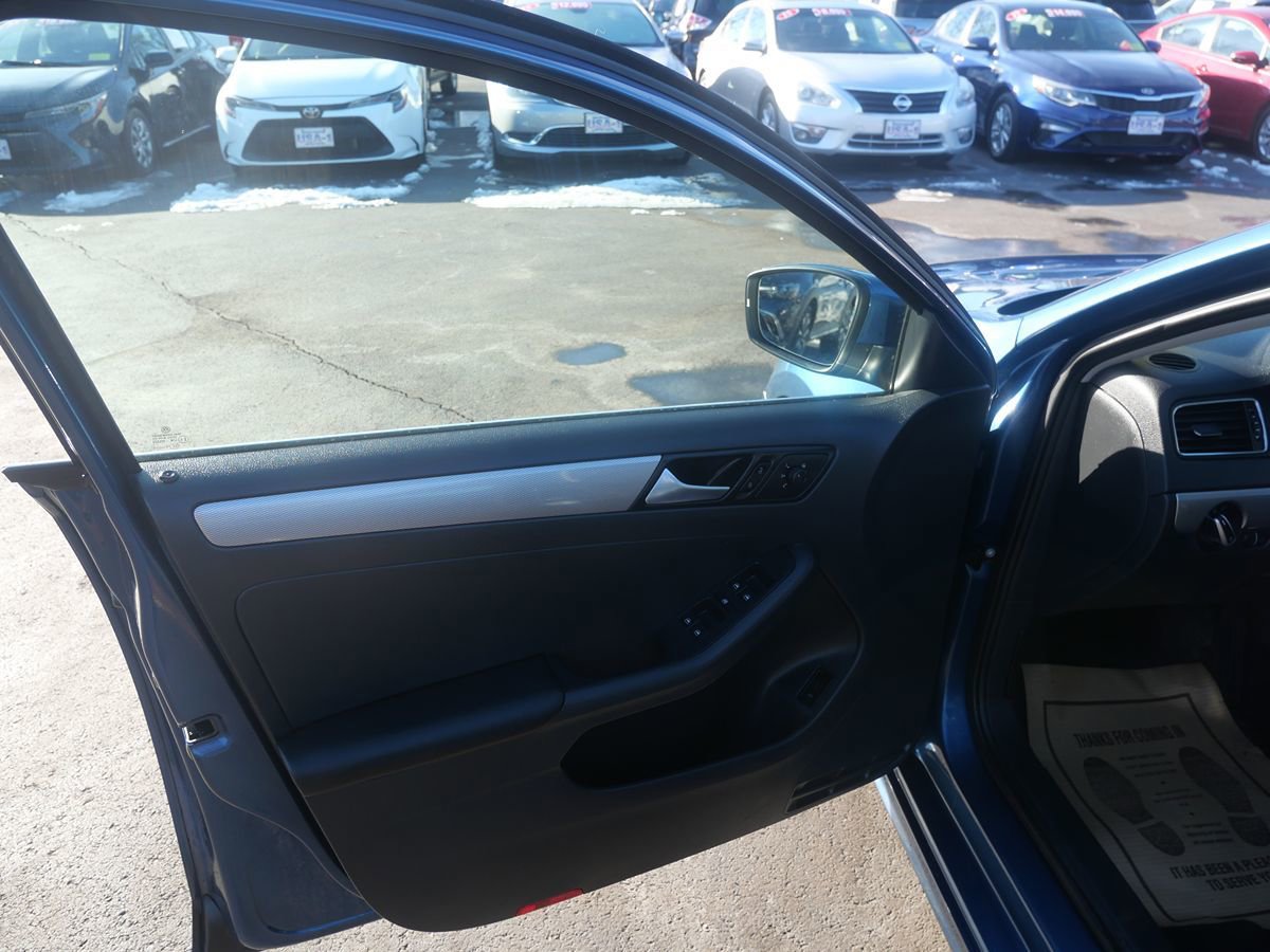 Used 2018 Volkswagen Jetta SE FWD image 14