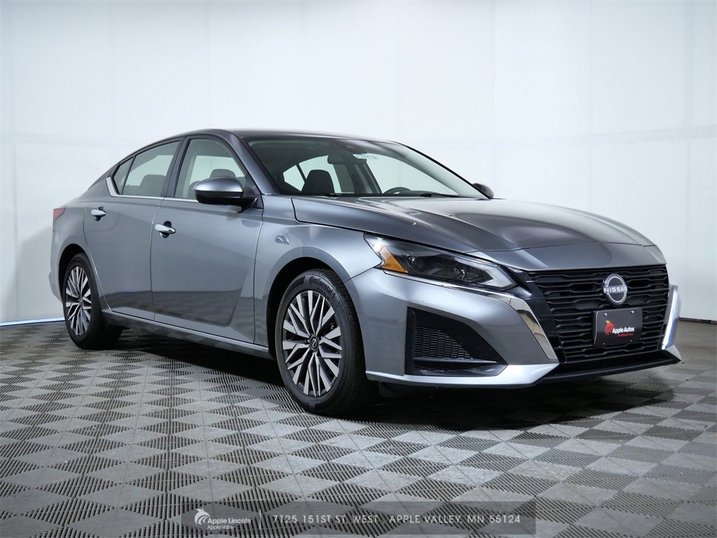 Used 2023 Nissan Altima 2.5 SV