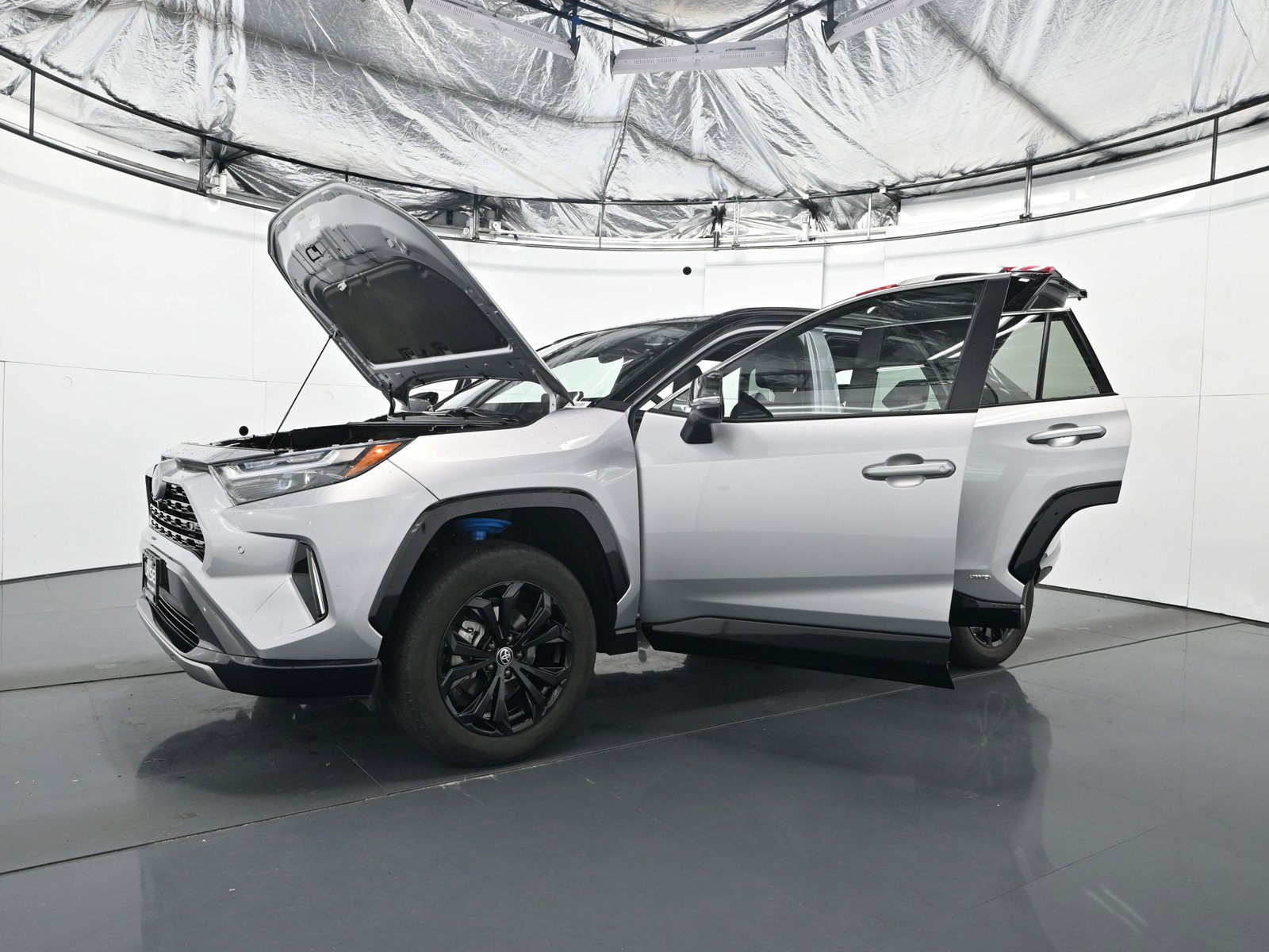 Used 2024 Toyota RAV4 XSE w/ Advanced Technology Package AWD/4WD image 38