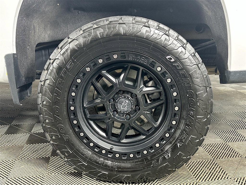 Used 2023 Chevrolet Silverado 1500 LT w/ Z71 Off-Road Package image 34