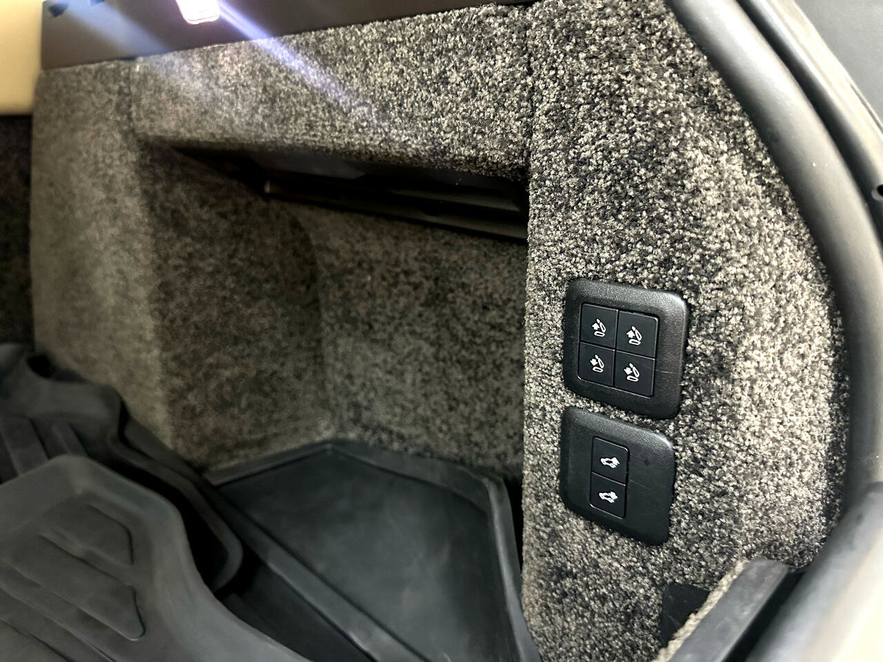 Used 2018 Land Rover Range Rover Supercharged image 14