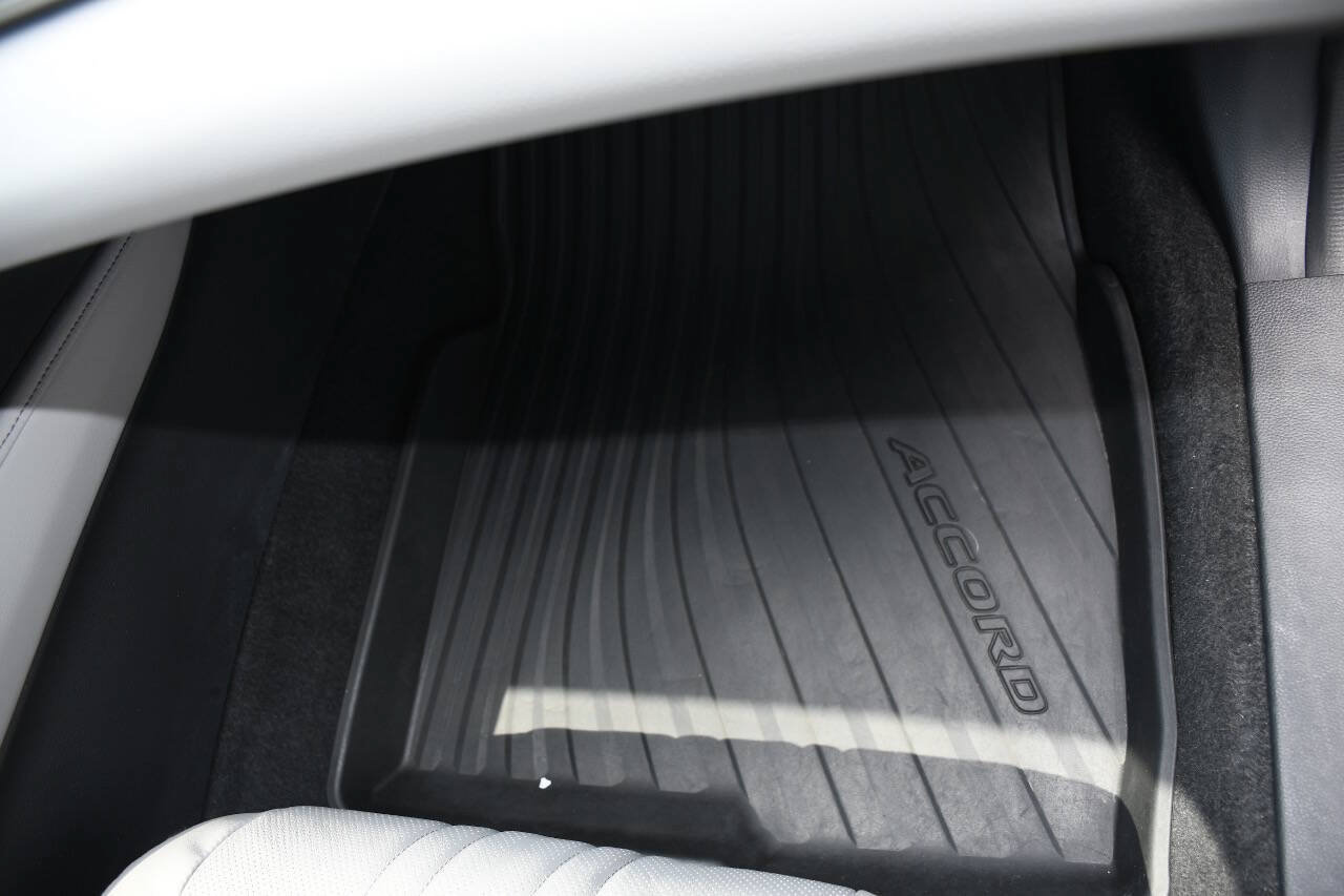 Used 2018 Honda Accord EX-L image 25