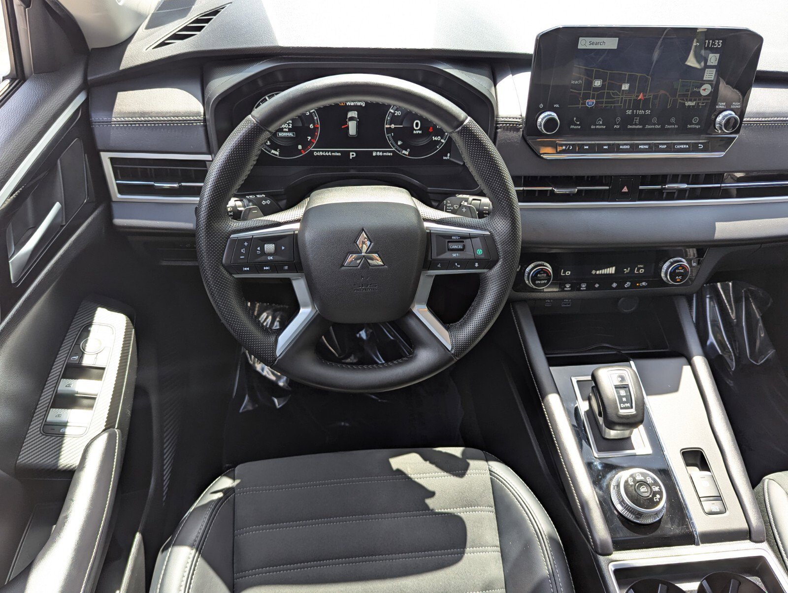 Used 2023 Mitsubishi Outlander SE FWD image 13