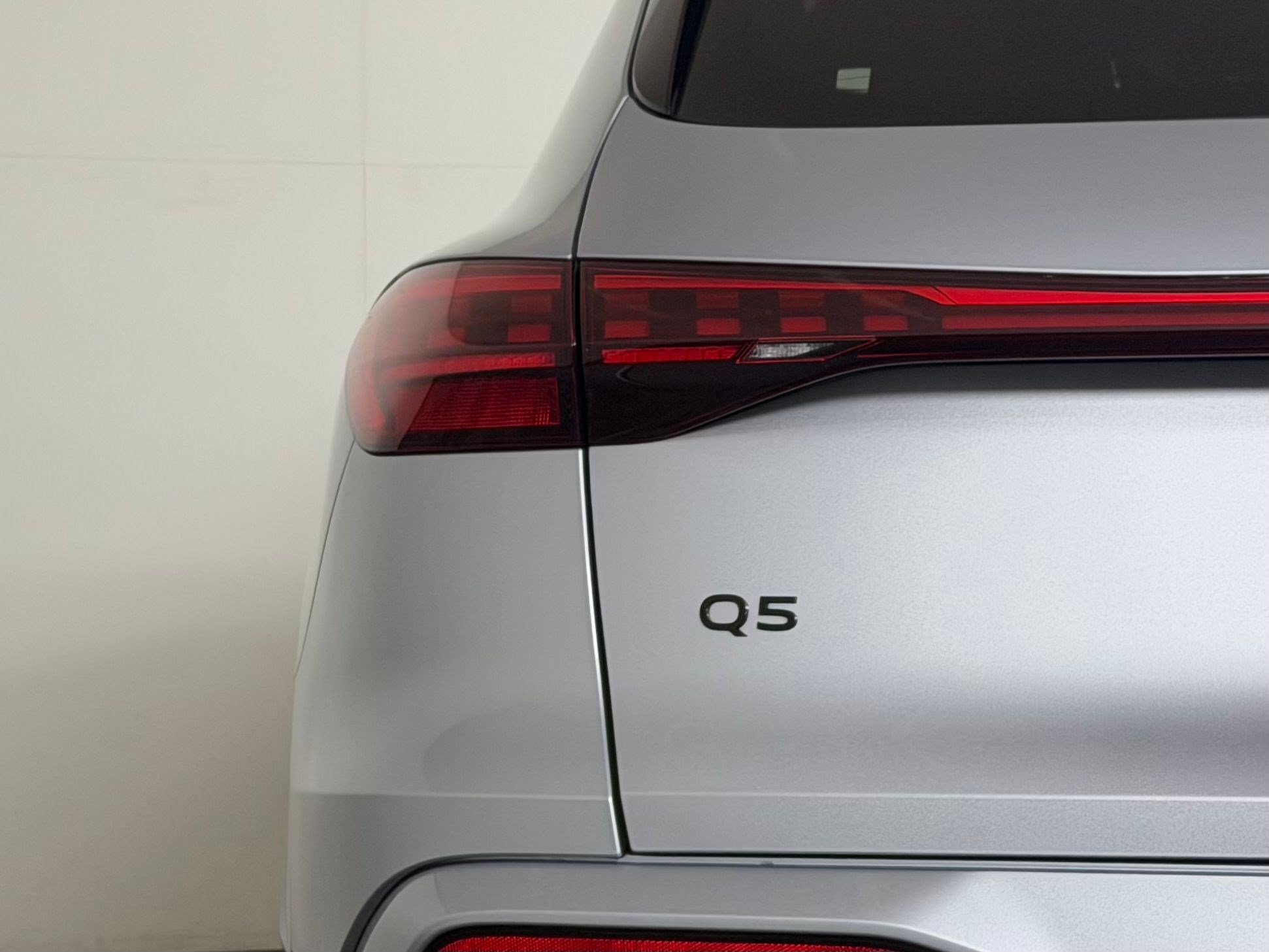 Certified 2025 Audi Q5 Premium AWD/4WD image 29
