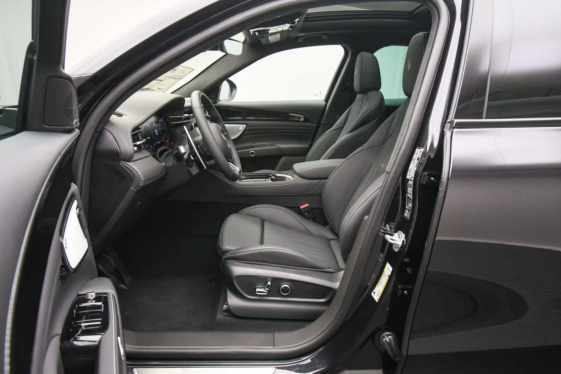 New 2025 Maserati Grecale Modena image 50