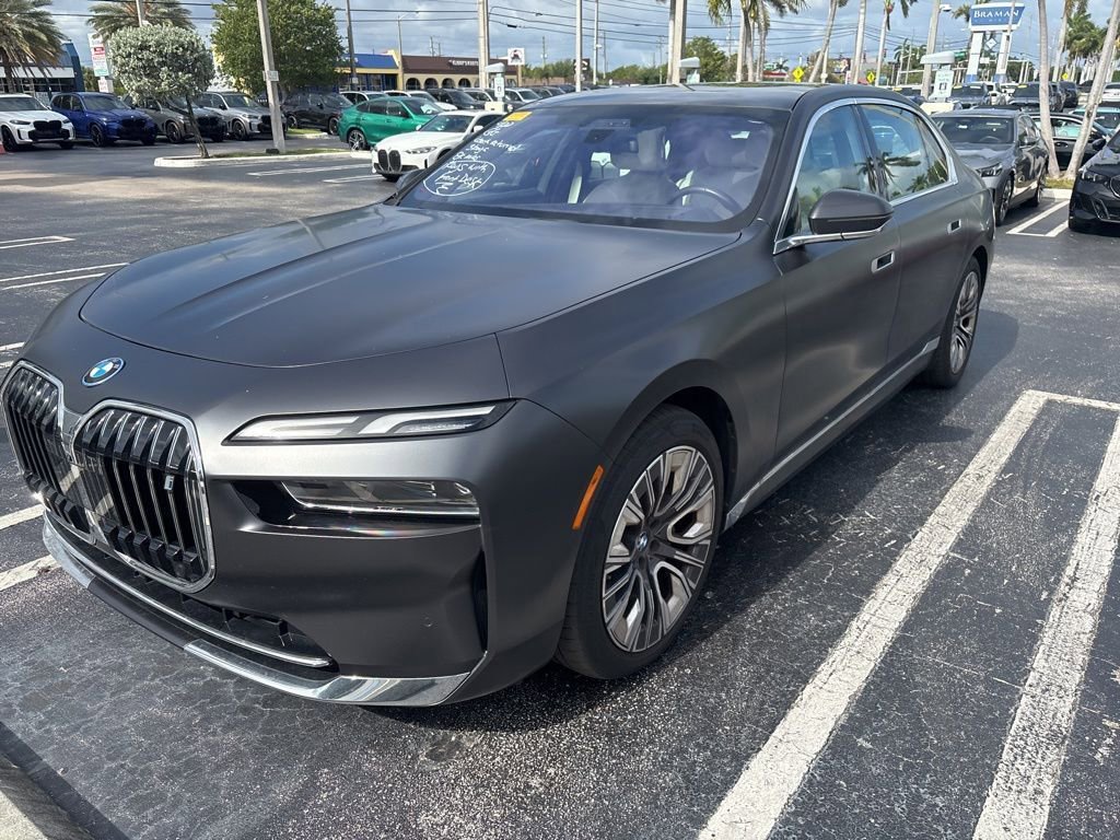 Used 2023 BMW i7 xDrive60 AWD/4WD image 9