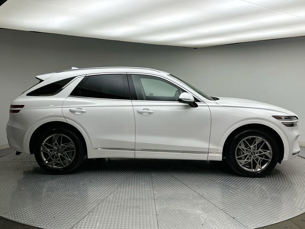 Used 2023 Genesis GV70 2.5T Select w/ Select Package image 4