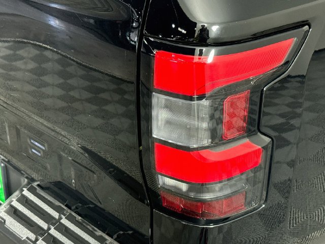 Used 2025 Nissan Frontier SV RWD image 31
