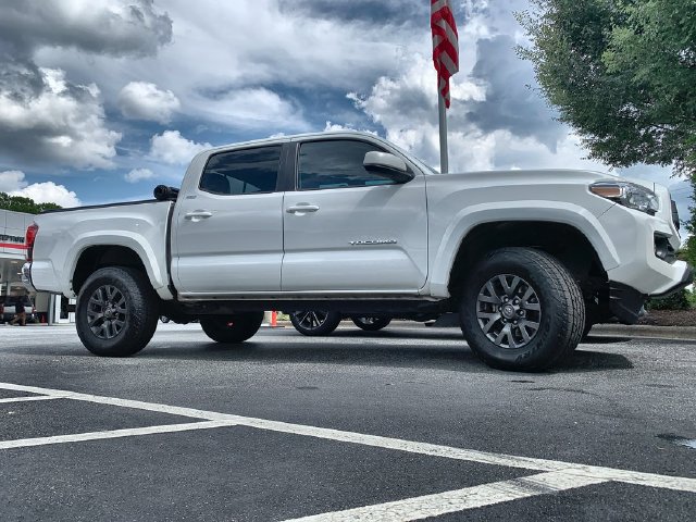 Used 2023 Toyota Tacoma SR5 RWD image 9