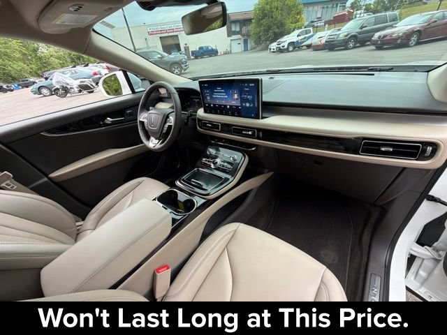Certified 2022 Lincoln Nautilus AWD w/ Premium Package image 15
