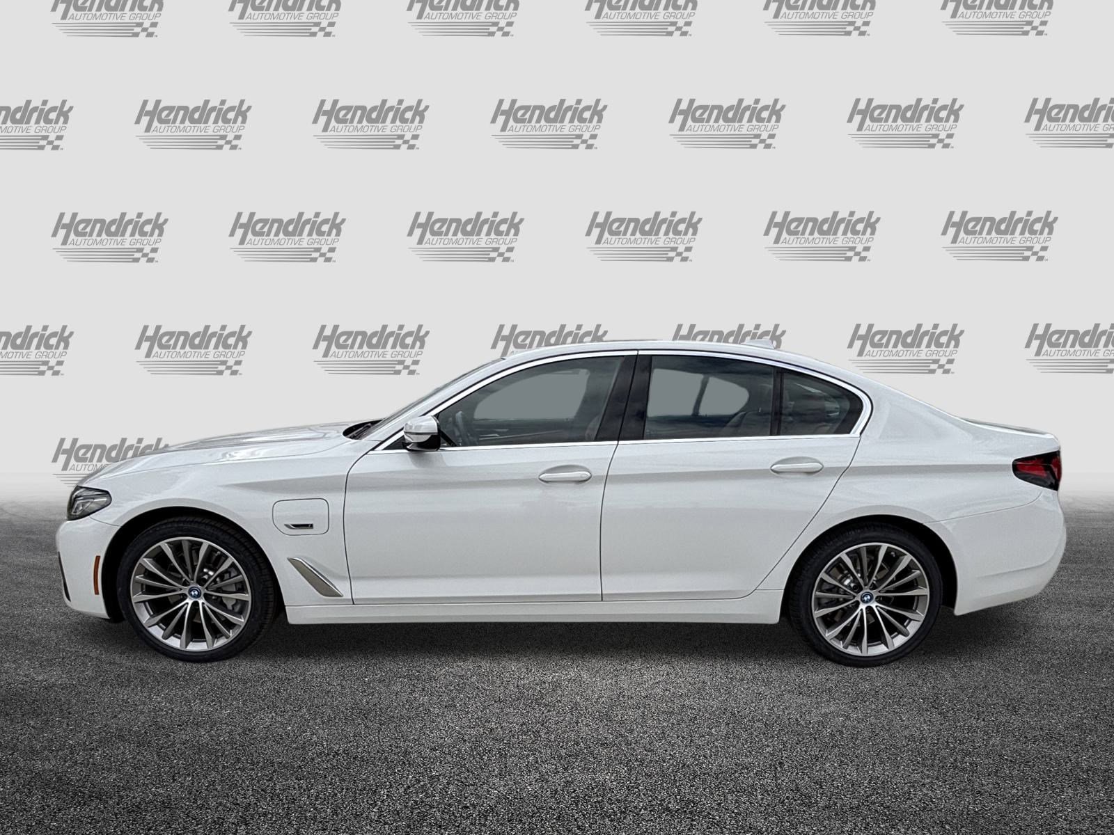 Used 2023 BMW 530e w/ Premium Package image 7