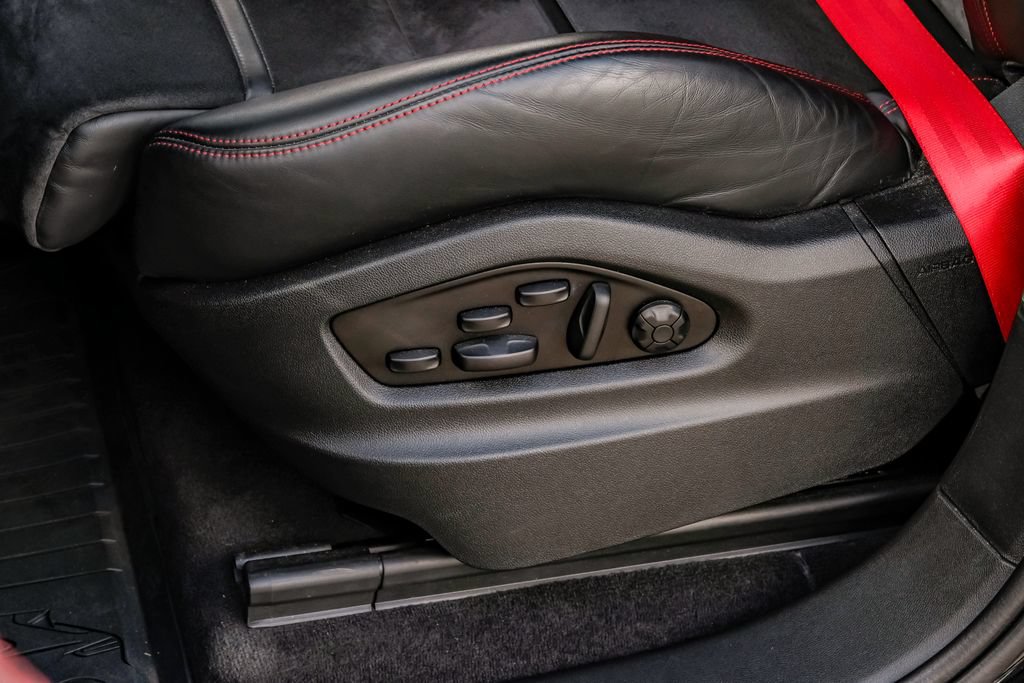 Used 2022 Porsche Cayenne GTS AWD/4WD image 39