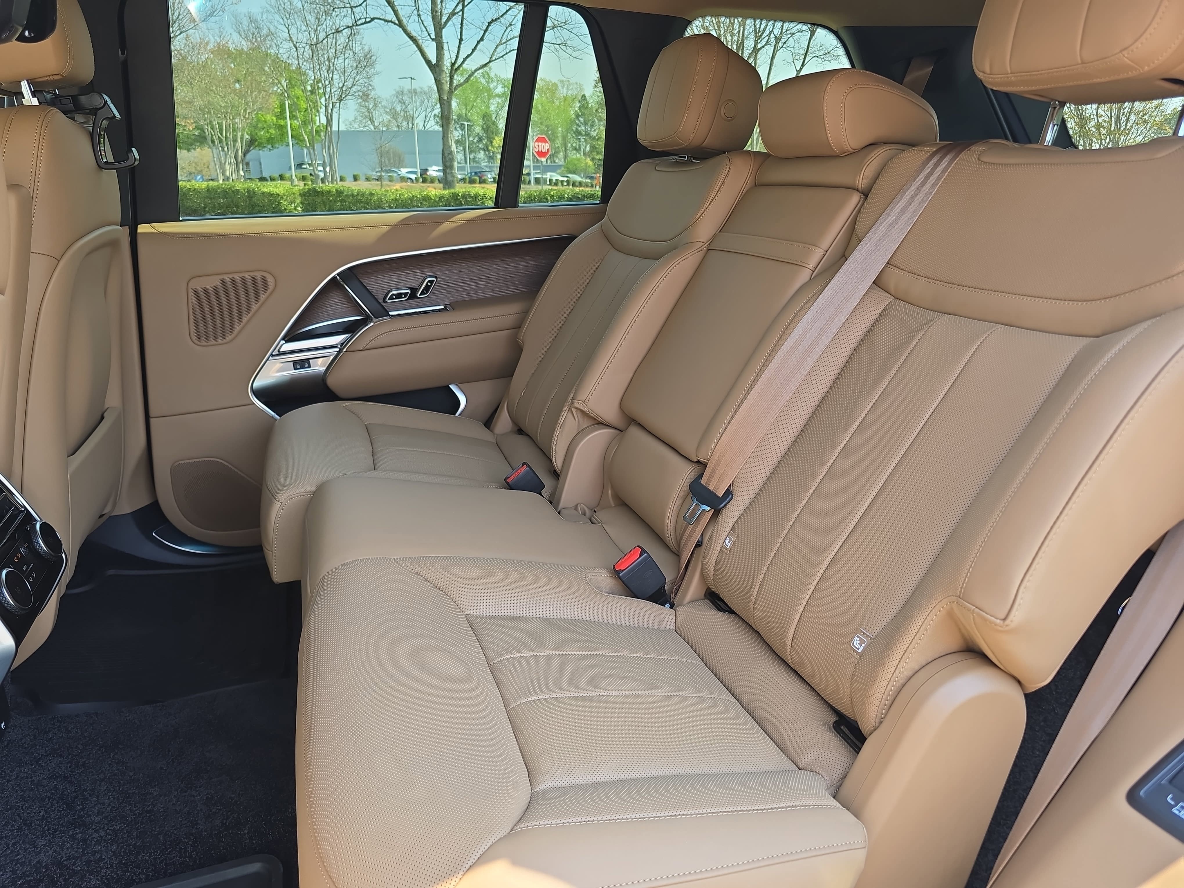 New 2026 Land Rover Range Rover Long Wheelbase SE AWD/4WD image 15
