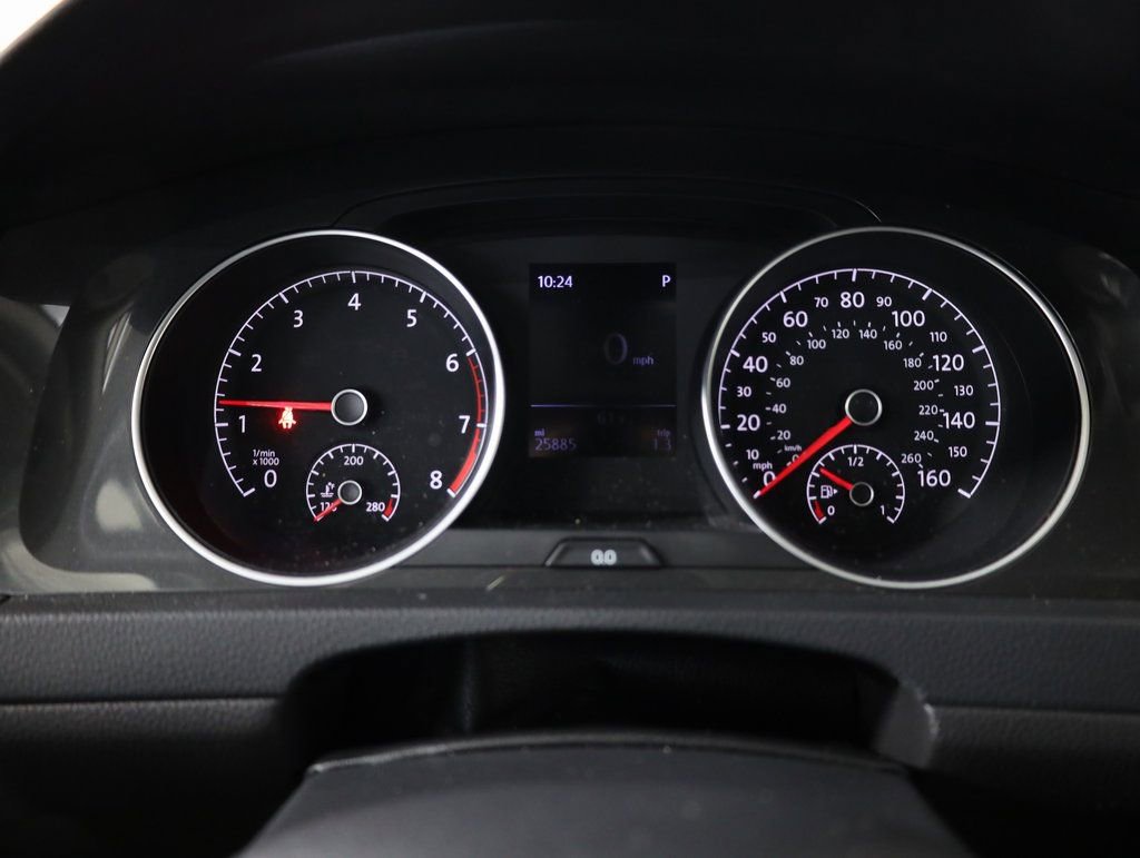 Used 2018 Volkswagen Golf S image 16