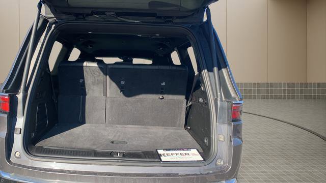 Used 2024 Jeep Wagoneer Series II w/ Flexible Seating Group image 22