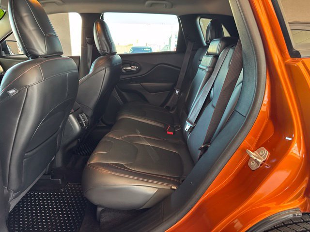 Used 2016 Jeep Cherokee Trailhawk w/ Comfort/Convenience Group AWD/4WD image 11
