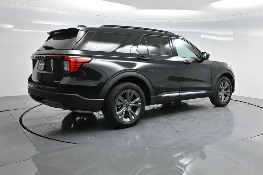 New 2025 Ford Explorer Active w/ Active Comfort Package AWD/4WD image 5