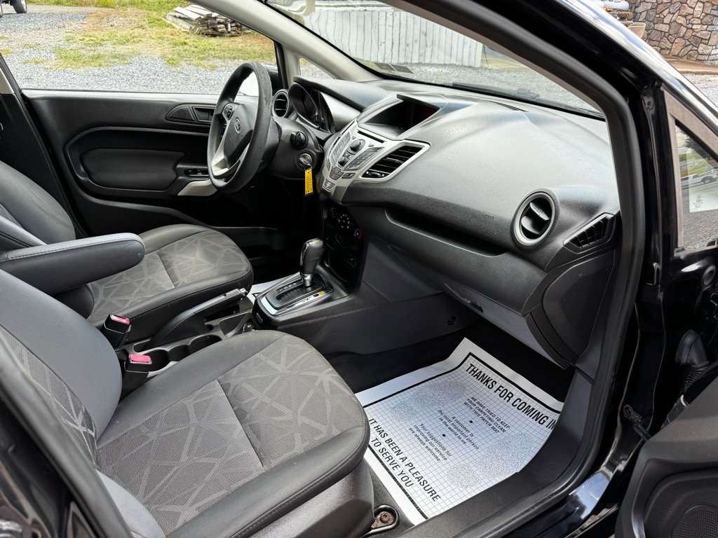 Used 2012 Ford Fiesta SE image 22
