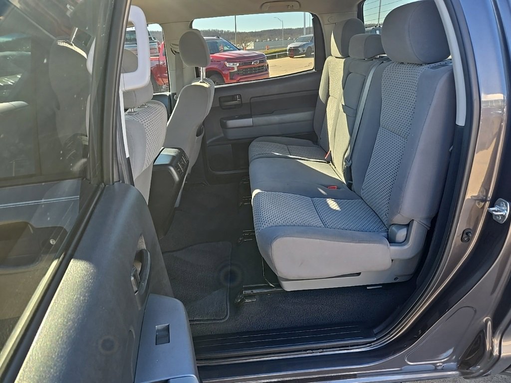 Used 2013 Toyota Tundra 4x4 CrewMax image 16