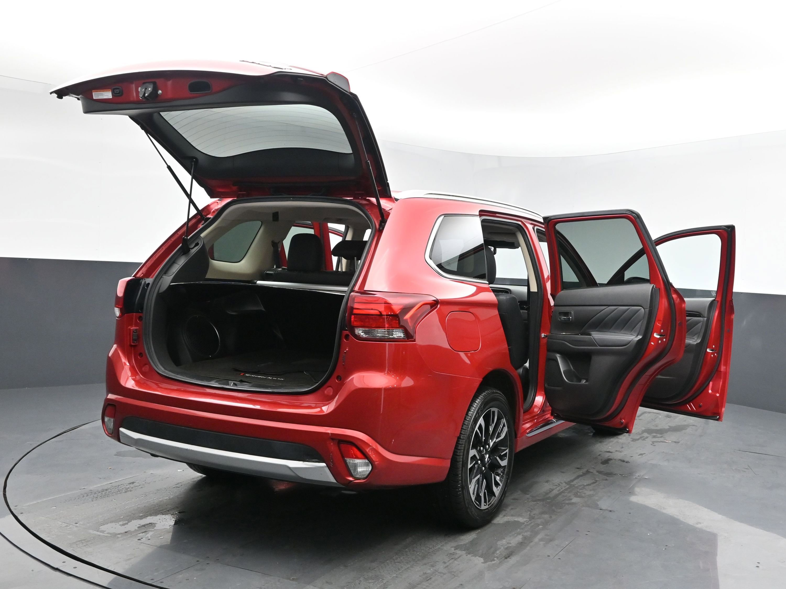 Used 2018 Mitsubishi Outlander GT image 29