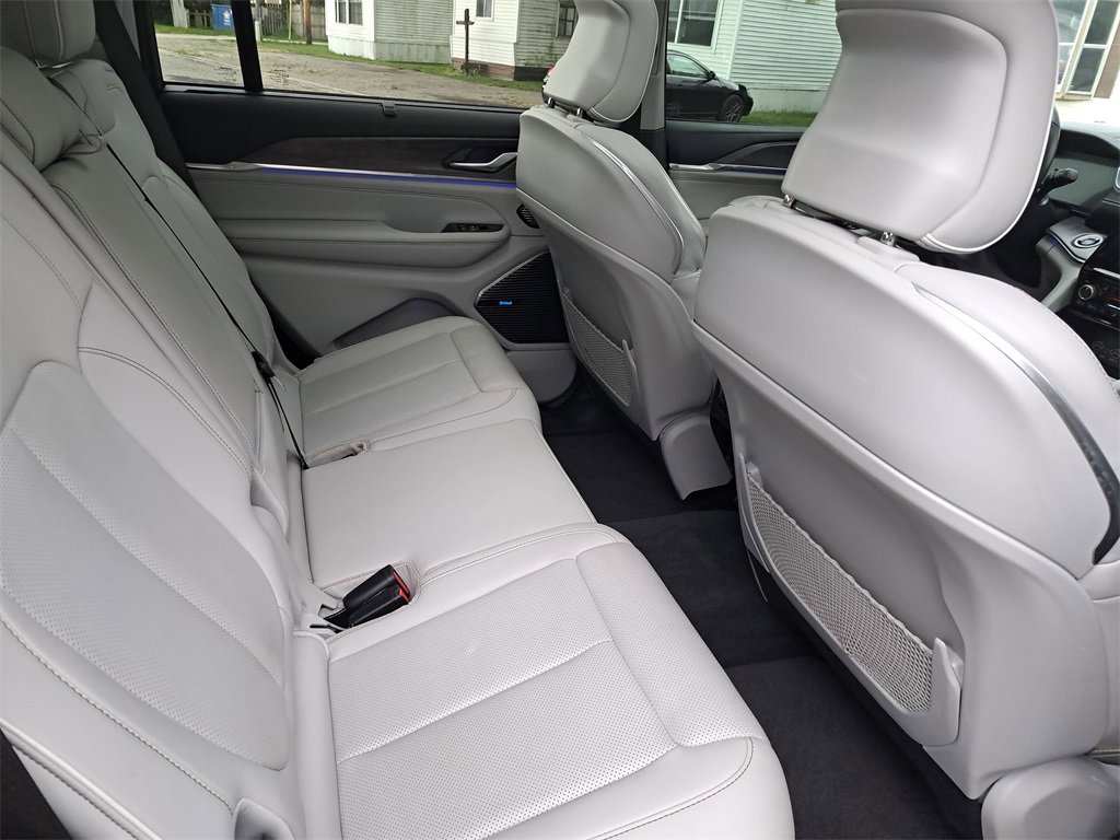 Used 2022 Jeep Grand Cherokee L Overland w/ Luxury Tech Group IV image 11