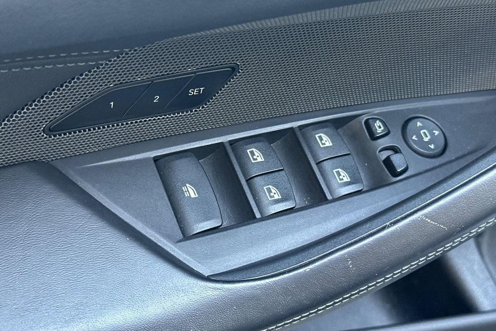 Used 2023 BMW M4 xDrive Competition w/ M Carbon Exterior Package AWD/4WD image 14