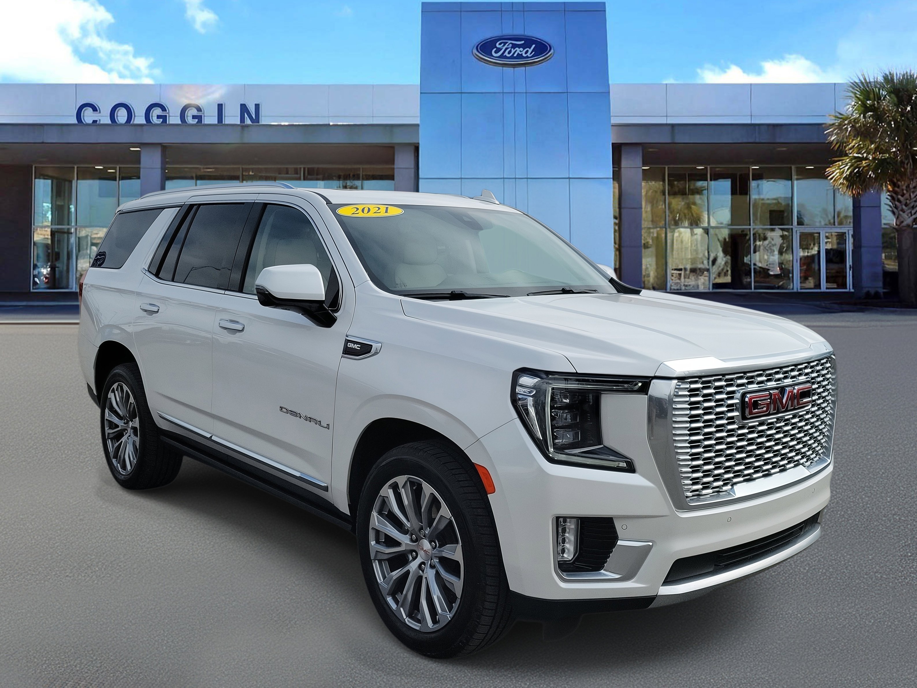 Used 2021 GMC Yukon Denali w/ Denali Premium Package image 4