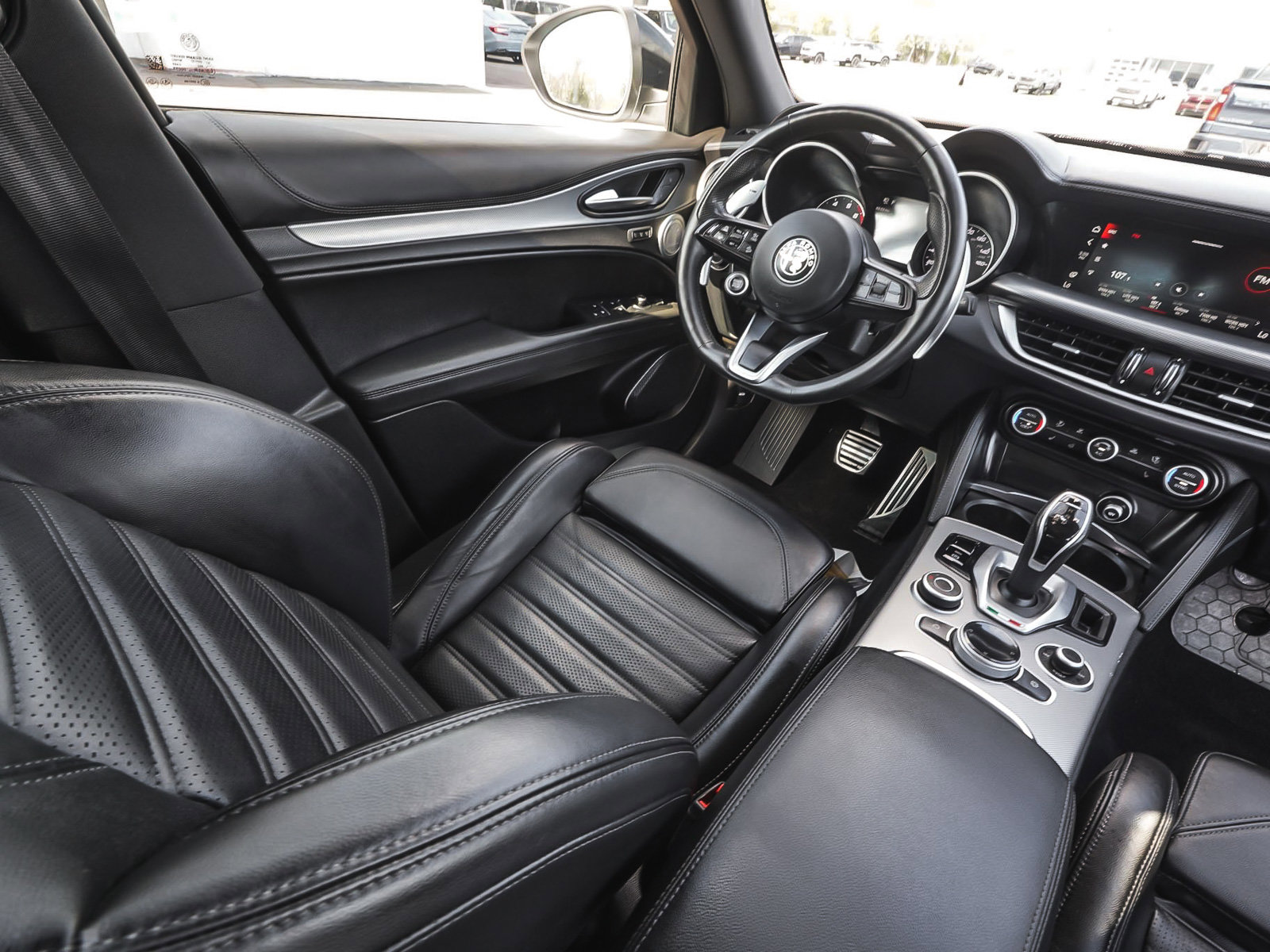 Used 2023 Alfa Romeo Stelvio Veloce image 45