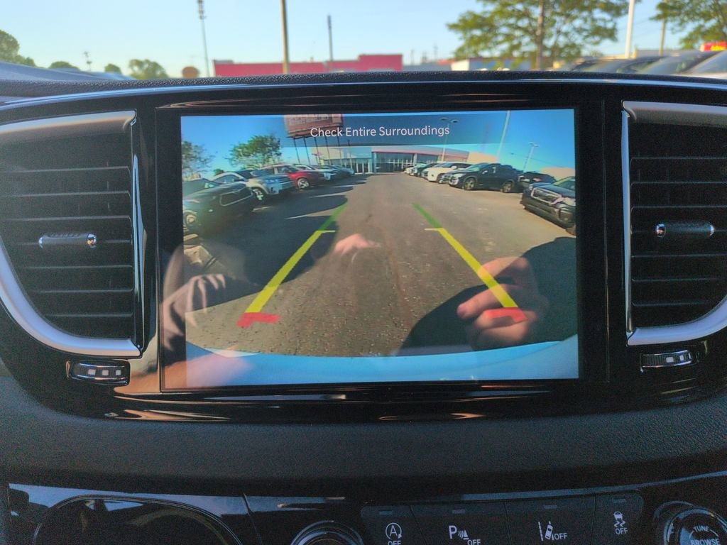 Used 2025 Chrysler Pacifica Select FWD image 20