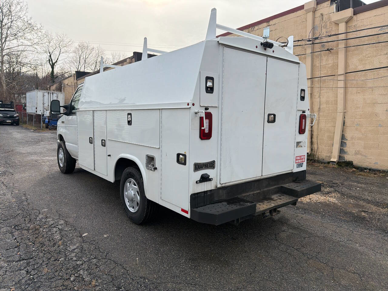 Used 2022 Ford E-350 and Econoline 350 Super Duty w/ Power Windows & Locks Group RWD image 14