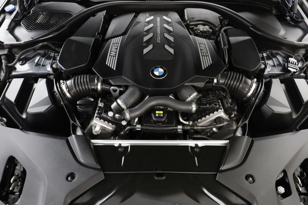 Used 2021 BMW M550i xDrive AWD/4WD image 23
