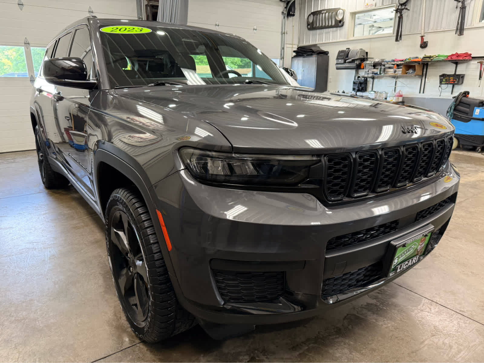 Used 2023 Jeep Grand Cherokee L Laredo AWD/4WD image 3