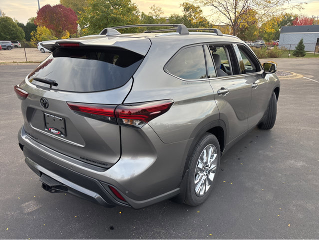 New 2026 Toyota Highlander Limited image 15