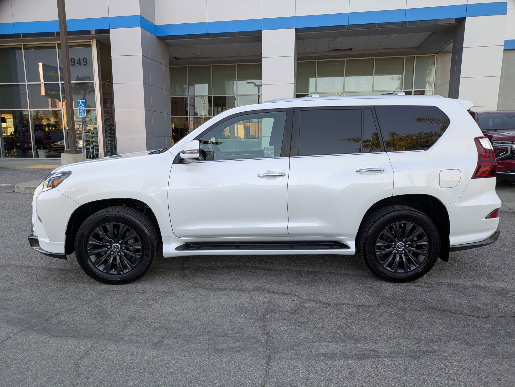Used 2020 Lexus GX 460 Premium image 8
