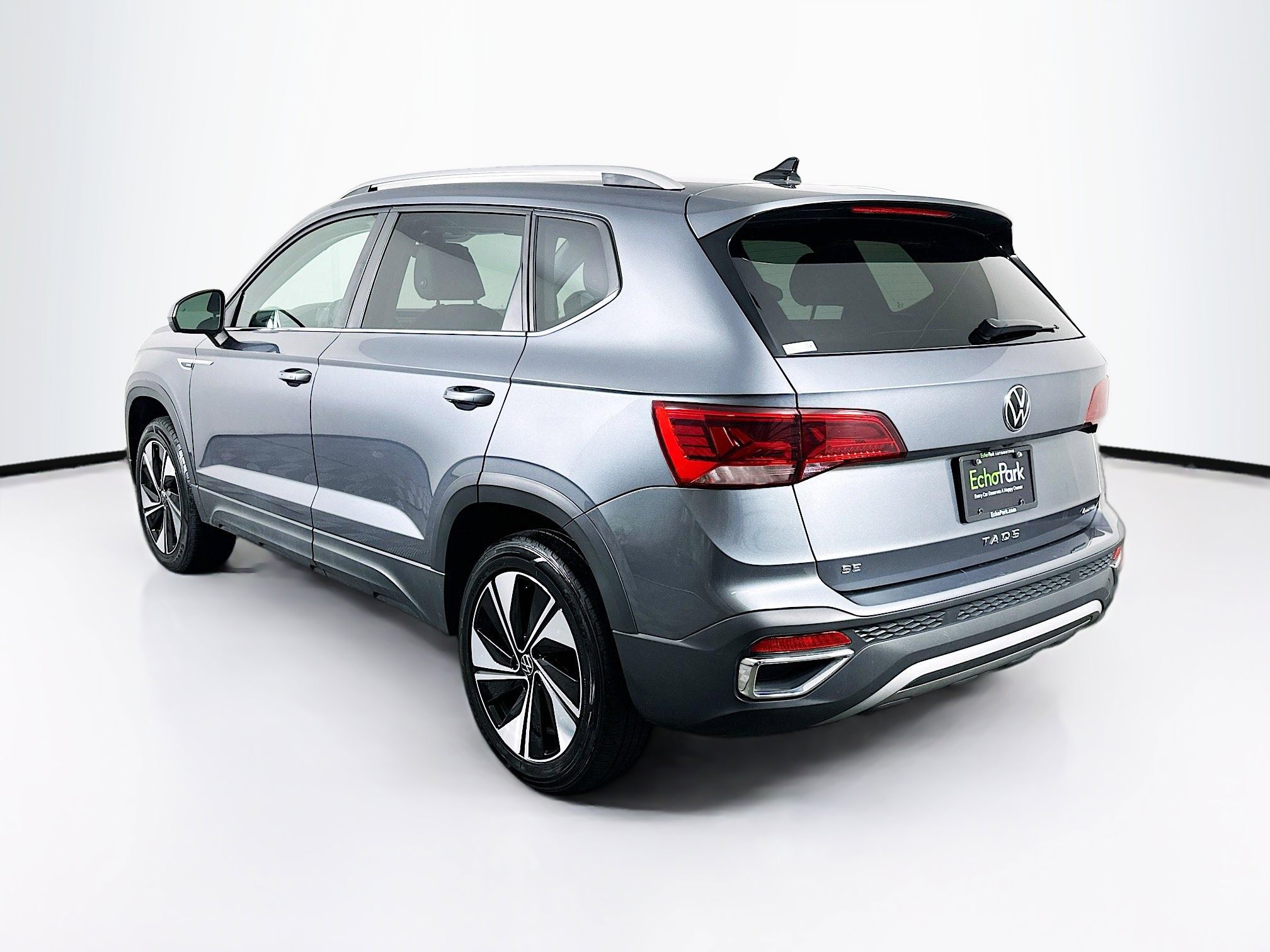 Used 2024 Volkswagen Taos SE image 5