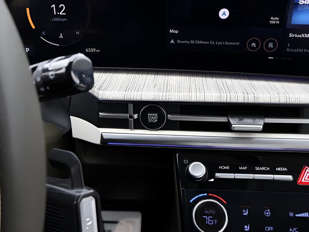 Used 2025 Hyundai Santa Fe Calligraphy AWD/4WD image 33