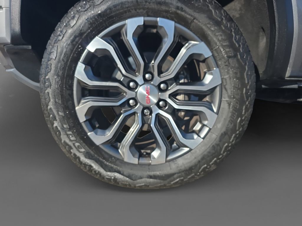 Used 2023 GMC Canyon Denali image 16