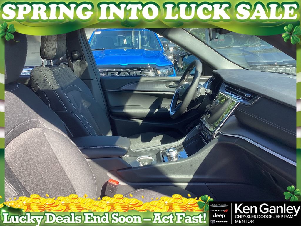 New 2025 Jeep Grand Cherokee L Laredo w/ Luxury Tech Group I image 20
